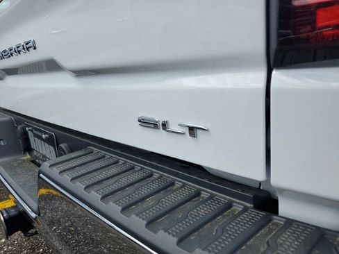 New 2026 GMC Sierra 1500 SLT w/ SLT Premium Package image 9