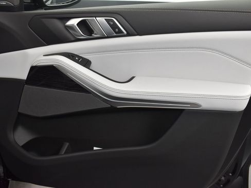 New 2026 BMW X5 sDrive40i w/ M Sport Package image 23