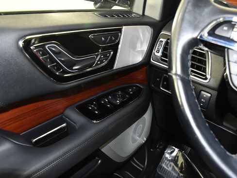 Used 2023 Lincoln Navigator L Reserve AWD/4WD image 37
