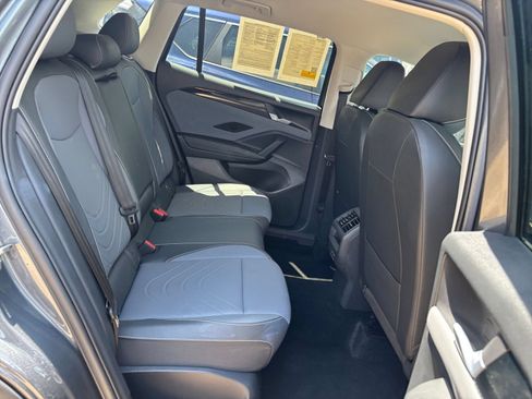 Used 2026 Volkswagen Tiguan SE AWD/4WD image 23