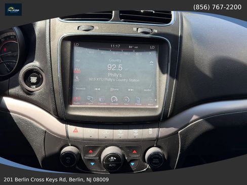 Used 2018 Dodge Journey Crossroad w/ Nav & Sun Group FWD image 27