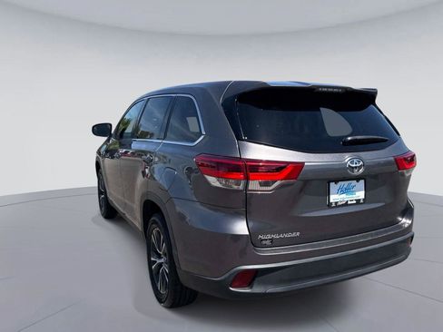 Used 2019 Toyota Highlander LE FWD image 6
