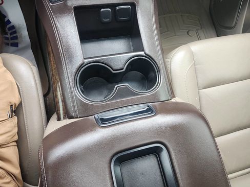 Used 2015 Chevrolet Suburban LT image 31