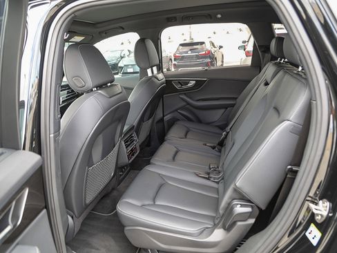 Used 2025 Audi Q7 3.0T Premium Plus AWD/4WD image 18