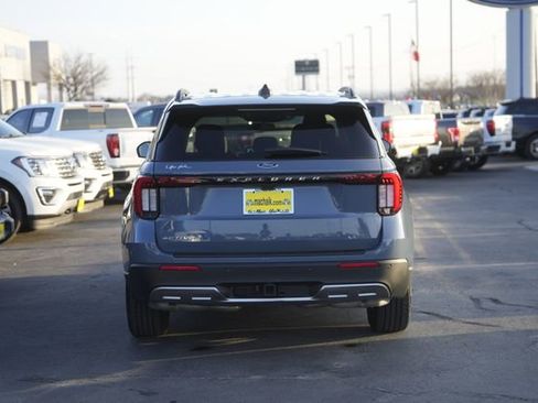 Used 2025 Ford Explorer Active w/ Active Comfort Package image 7