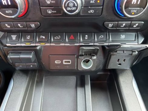 Used 2021 Chevrolet Silverado 3500 LTZ w/ LTZ Convenience Package image 34