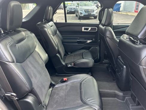 Used 2022 Ford Explorer ST w/ ST Street Pack AWD/4WD image 28