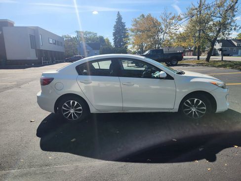 Used 2013 MAZDA MAZDA3 i SV w/ Convenience Pkg image 10