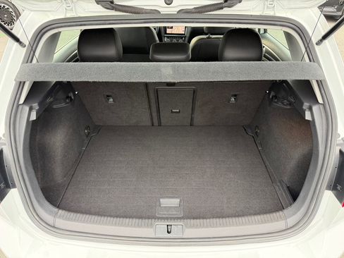 Used 2019 Volkswagen e-Golf SEL Premium image 45