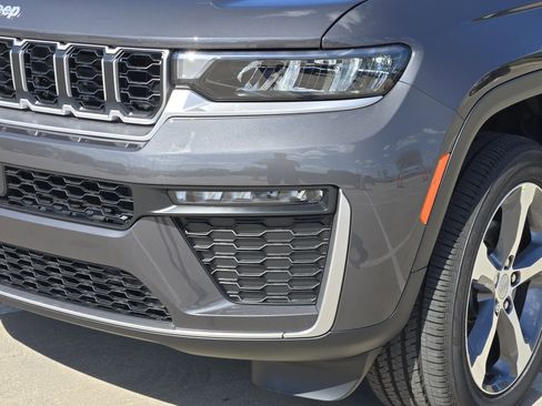 New 2026 Jeep Grand Cherokee Limited AWD/4WD image 6