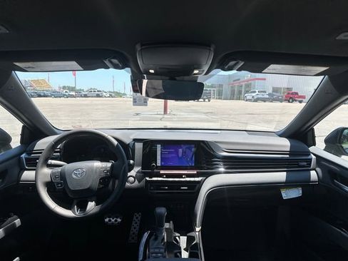 New 2026 Toyota Camry Hybrid FWD image 10