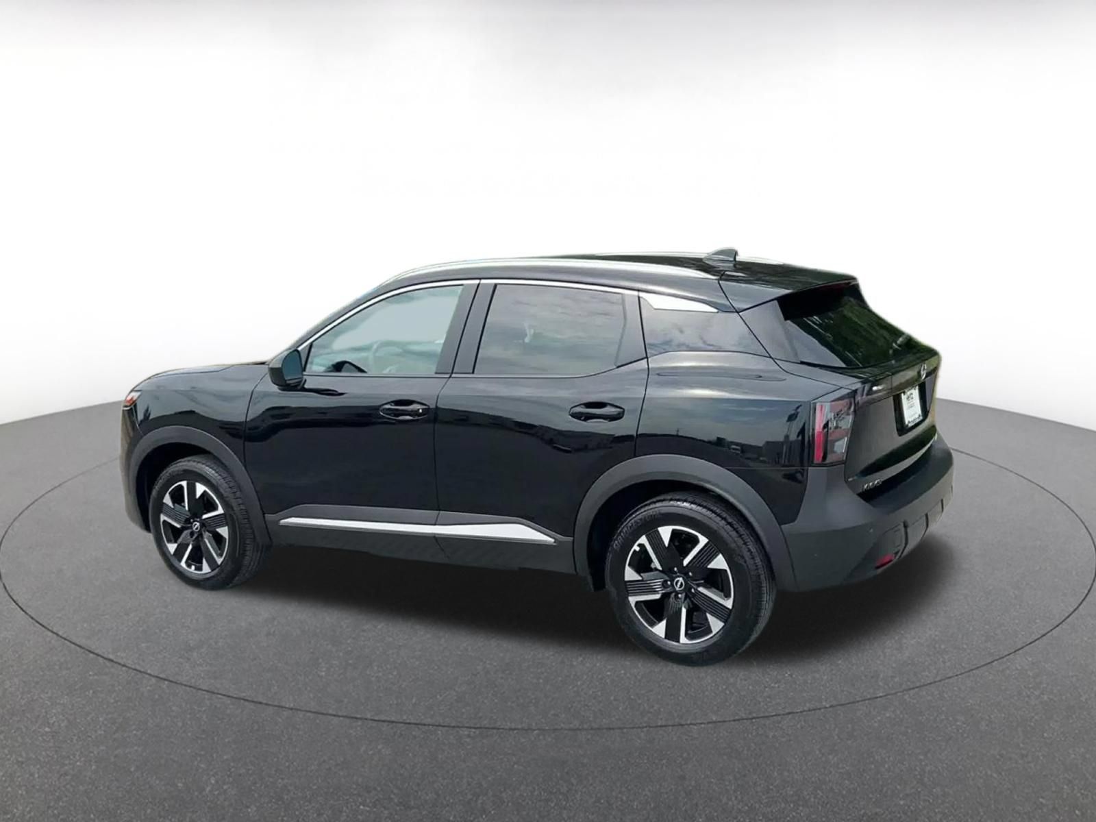 Used 2026 Nissan Kicks SV w/ Cold Weather Package AWD/4WD image 9