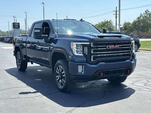 Used 2021 GMC Sierra 2500 AT4 w/ AT4 Preferred Package AWD/4WD image 2