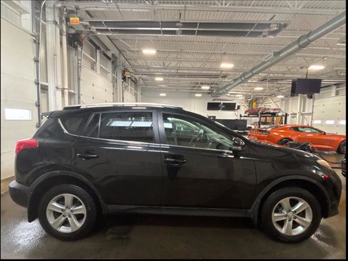 Used 2014 Toyota RAV4 XLE image 4