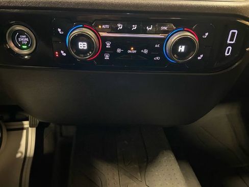 Used 2024 Chevrolet Silverado 1500 LT image 22