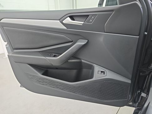 Certified 2025 Volkswagen Jetta Sport image 26