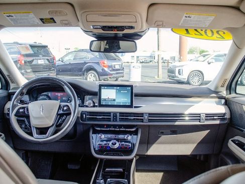 Used 2021 Lincoln Corsair AWD w/ Premium Package image 33
