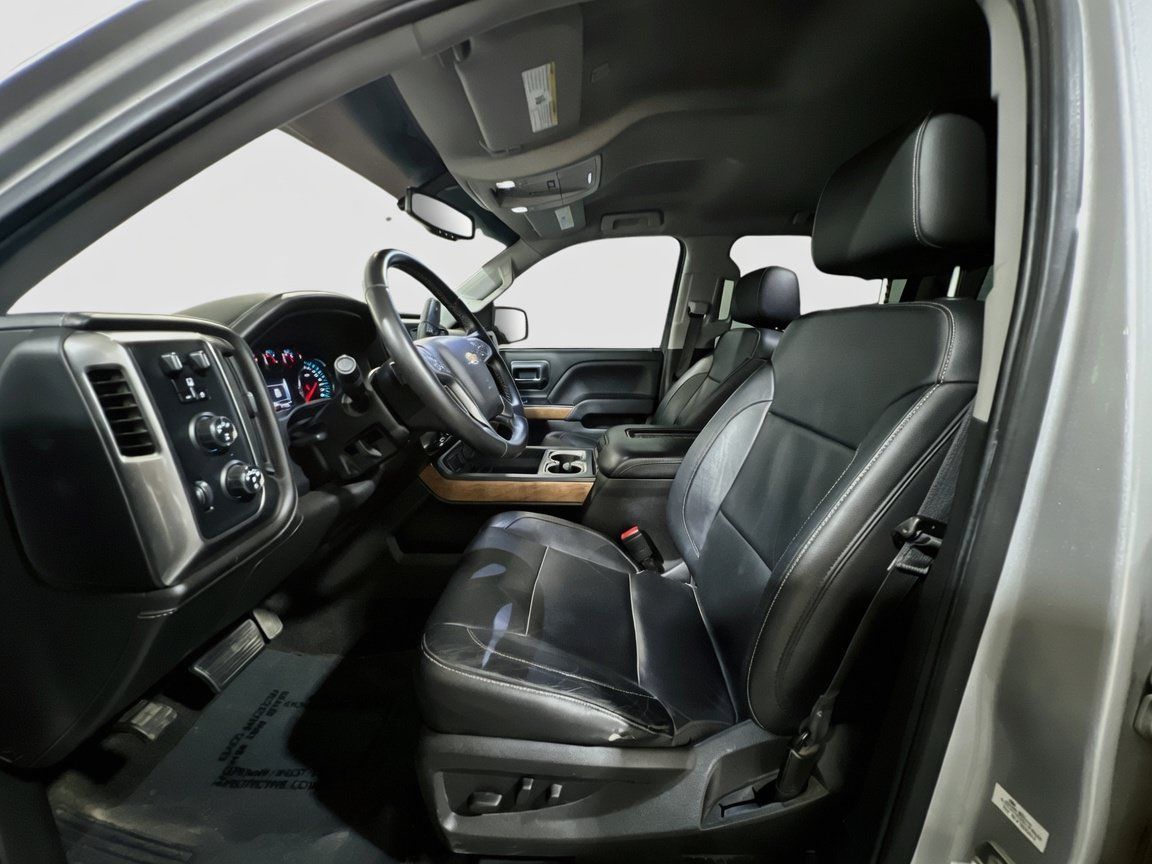 Used 2018 Chevrolet Silverado 1500 LTZ w/ LTZ Plus Package AWD/4WD image 15