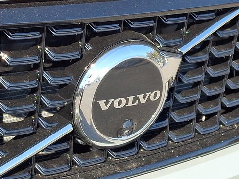 New 2026 Volvo XC40 B5 Plus w/ Protection Package Premier image 16