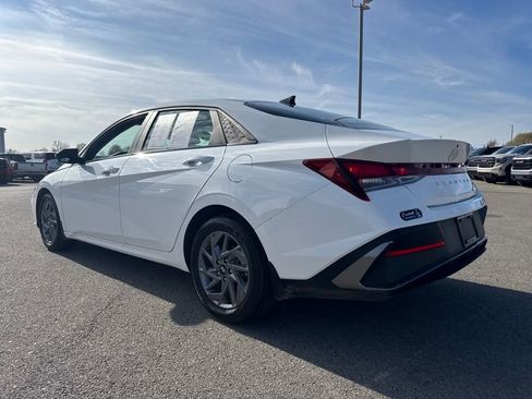 Used 2024 Hyundai Elantra SEL image 4