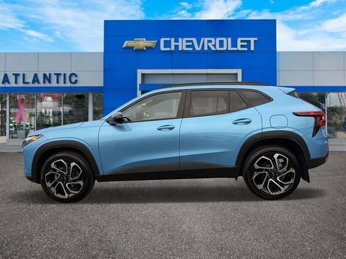 Certified 2025 Chevrolet Trax RS w/ Driver Confidence Package image 4