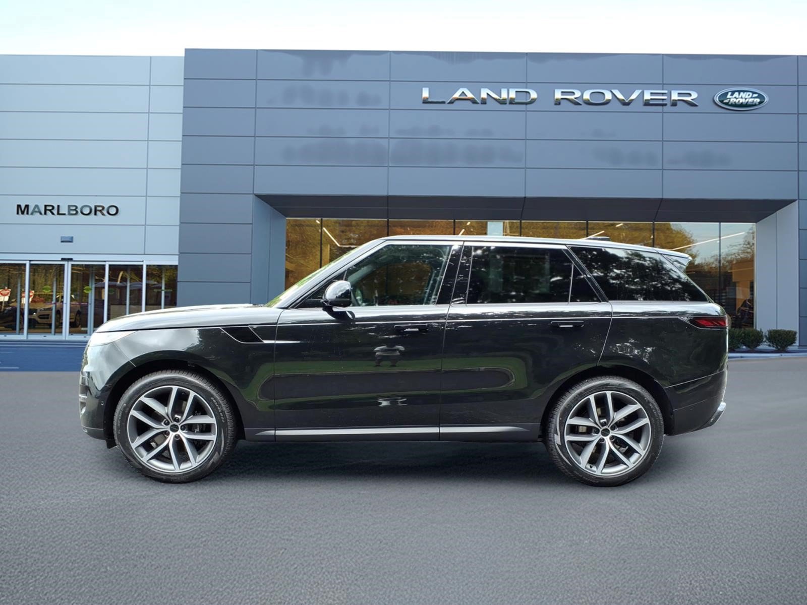 New 2027 Land Rover Range Rover Sport SE AWD/4WD image 6