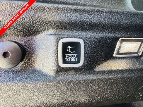 Used 2023 Jeep Grand Cherokee L Limited w/ Black Appearance Package AWD/4WD image 14