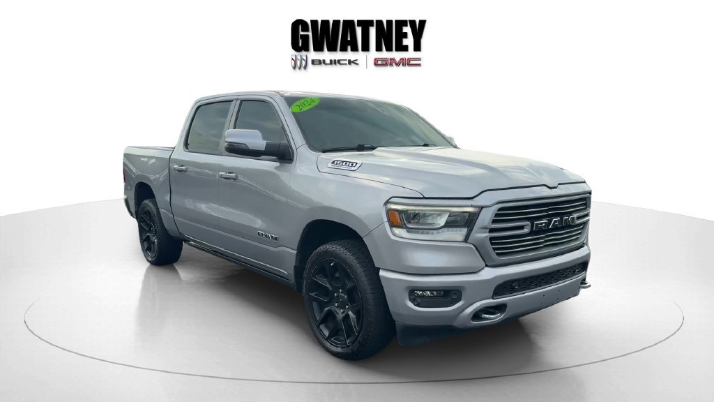 Used 2024 RAM 1500 Laramie AWD/4WD image 3