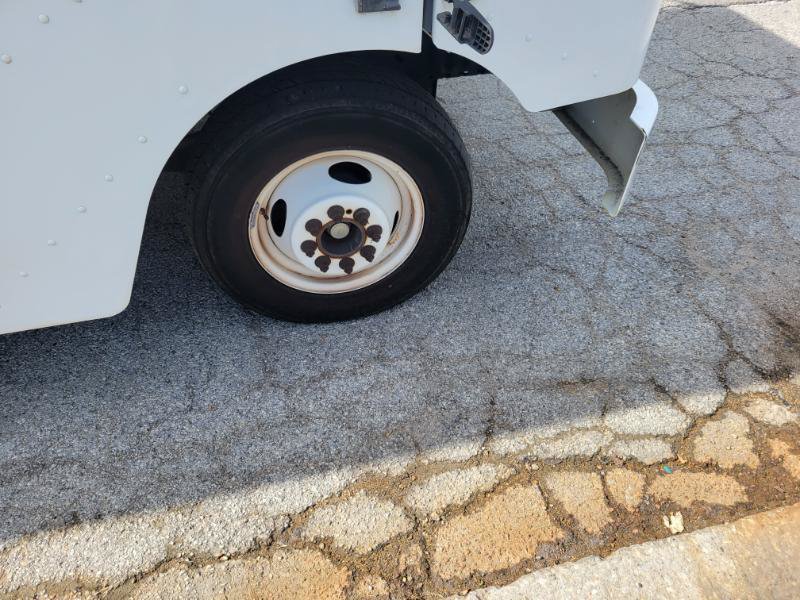 Used 2016 Ford E-350 and Econoline 350 Super Duty w/ A/C Prep Package RWD image 19