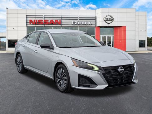 New 2025 Nissan Altima 2.5 SV image 1