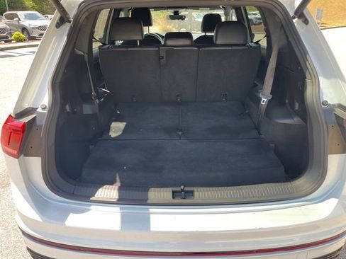 Used 2024 Volkswagen Tiguan SE R-Line FWD image 33
