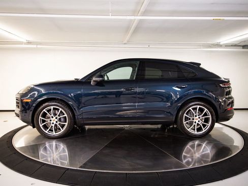 Certified 2024 Porsche Cayenne Coupe AWD/4WD image 2