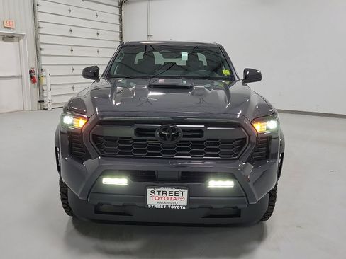 Certified 2025 Toyota Tacoma TRD Sport w/ Blackout Package (GST) image 2