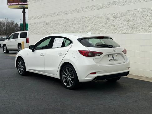 Used 2018 MAZDA MAZDA3 Touring image 3