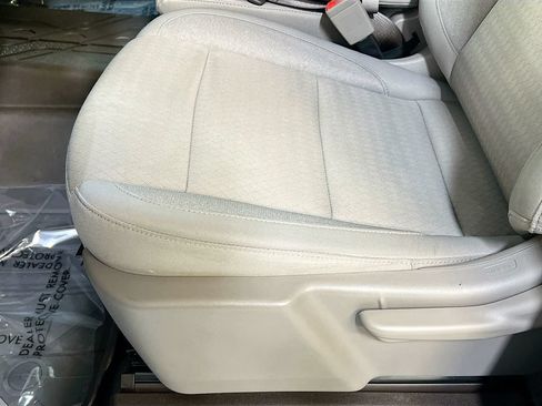 Used 2022 Chevrolet Silverado 1500 LT AWD/4WD image 18