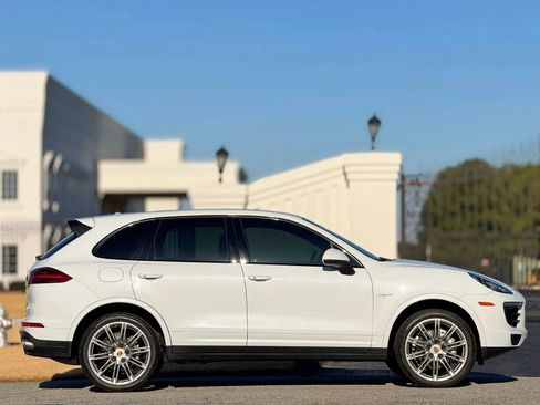 Used 2017 Porsche Cayenne S AWD/4WD image 12