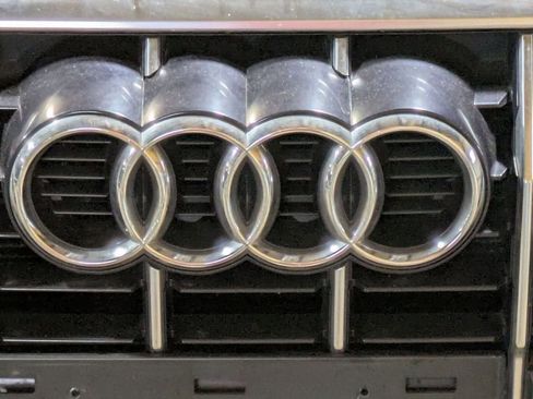 Used 2020 Audi Q3 2.0T Premium image 9