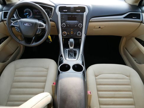 Used 2013 Ford Fusion SE FWD image 10