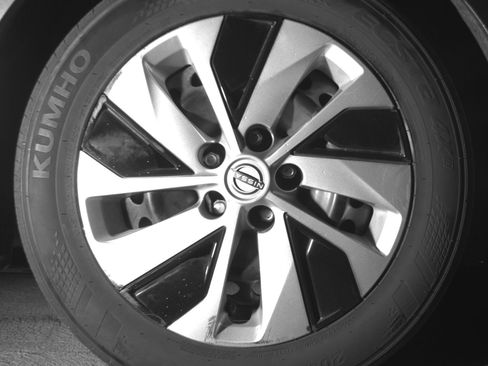 Used 2025 Nissan Sentra S FWD image 13