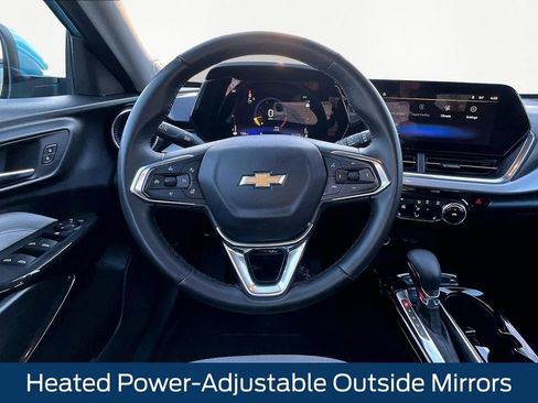 Certified 2025 Chevrolet Trax LT w/ Driver Confidence Package image 11