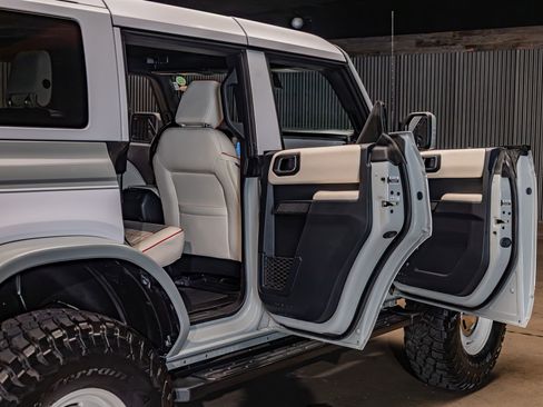Used 2023 Ford Bronco Heritage Edition AWD/4WD image 27