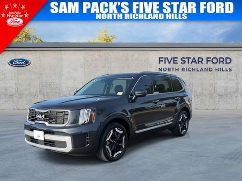 Used 2025 Kia Telluride S FWD image 4