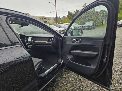 Certified 2024 Volvo XC60 B5 Plus w/ Protection Package Premier image 10