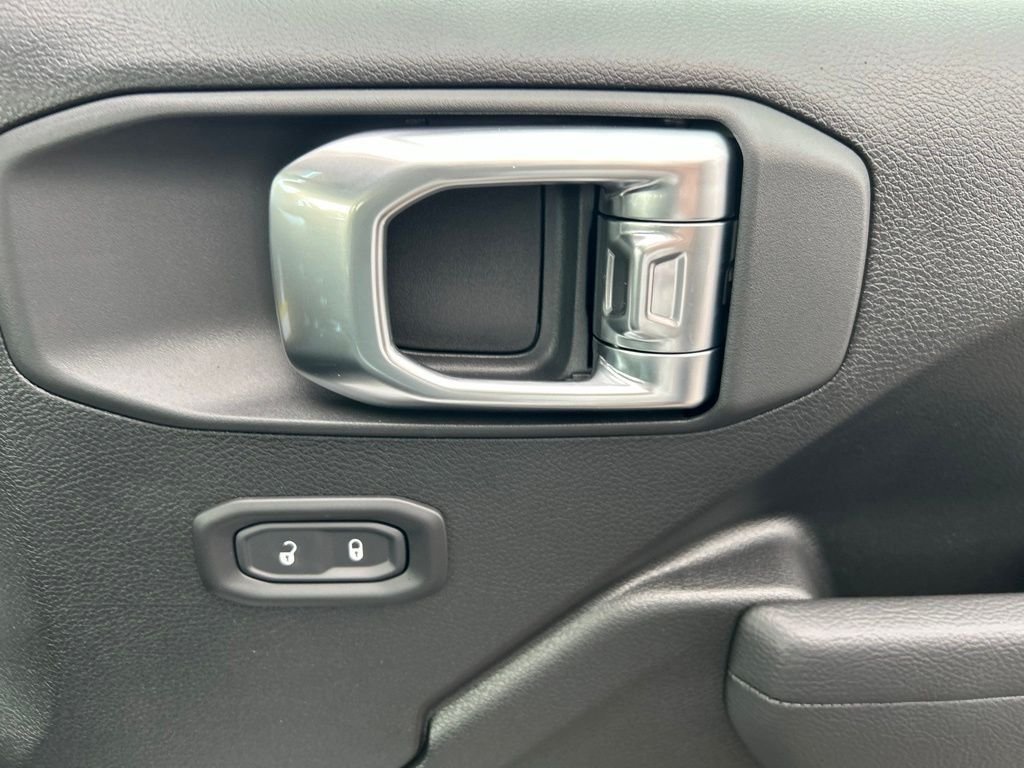 New 2026 Jeep Gladiator Sport AWD/4WD image 17