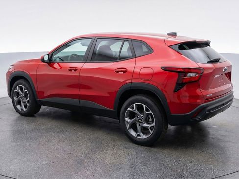 Used 2025 Chevrolet Trax LT FWD image 6