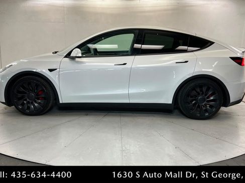 Used 2023 Tesla Model Y Performance AWD/4WD image 2