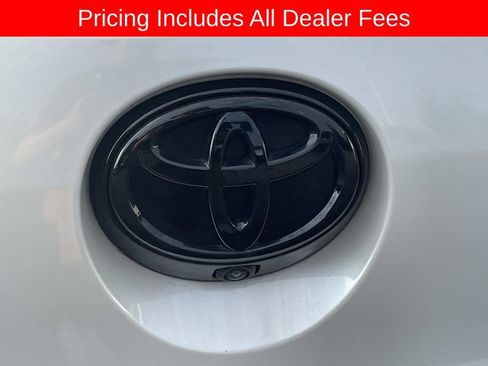 Used 2025 Toyota Corolla Hatchback w/ SE Package FWD image 7