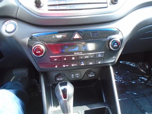 Used 2016 Hyundai Tucson Limited AWD/4WD image 16