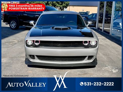 Used 2017 Dodge Challenger R/T image 2