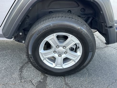 Used 2018 Jeep Wrangler Unlimited Sport S image 22